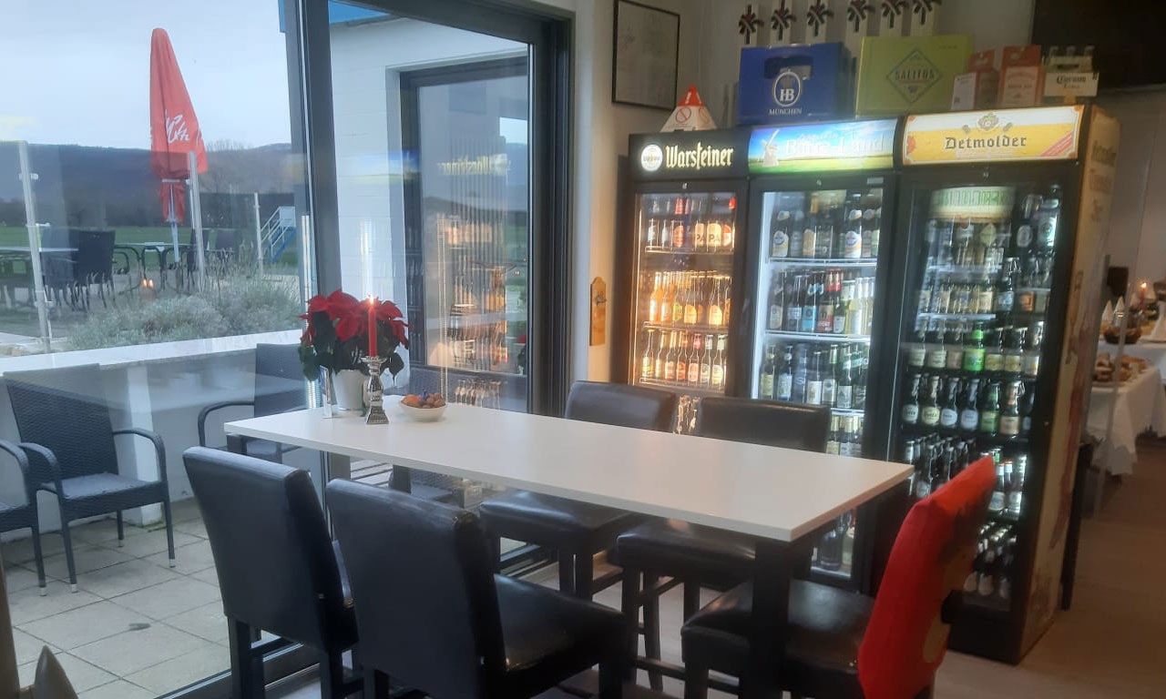 Sitzgelegenheit bei AIRFIELD Eventlocation - Bierbar - Flugplatzrestaurant