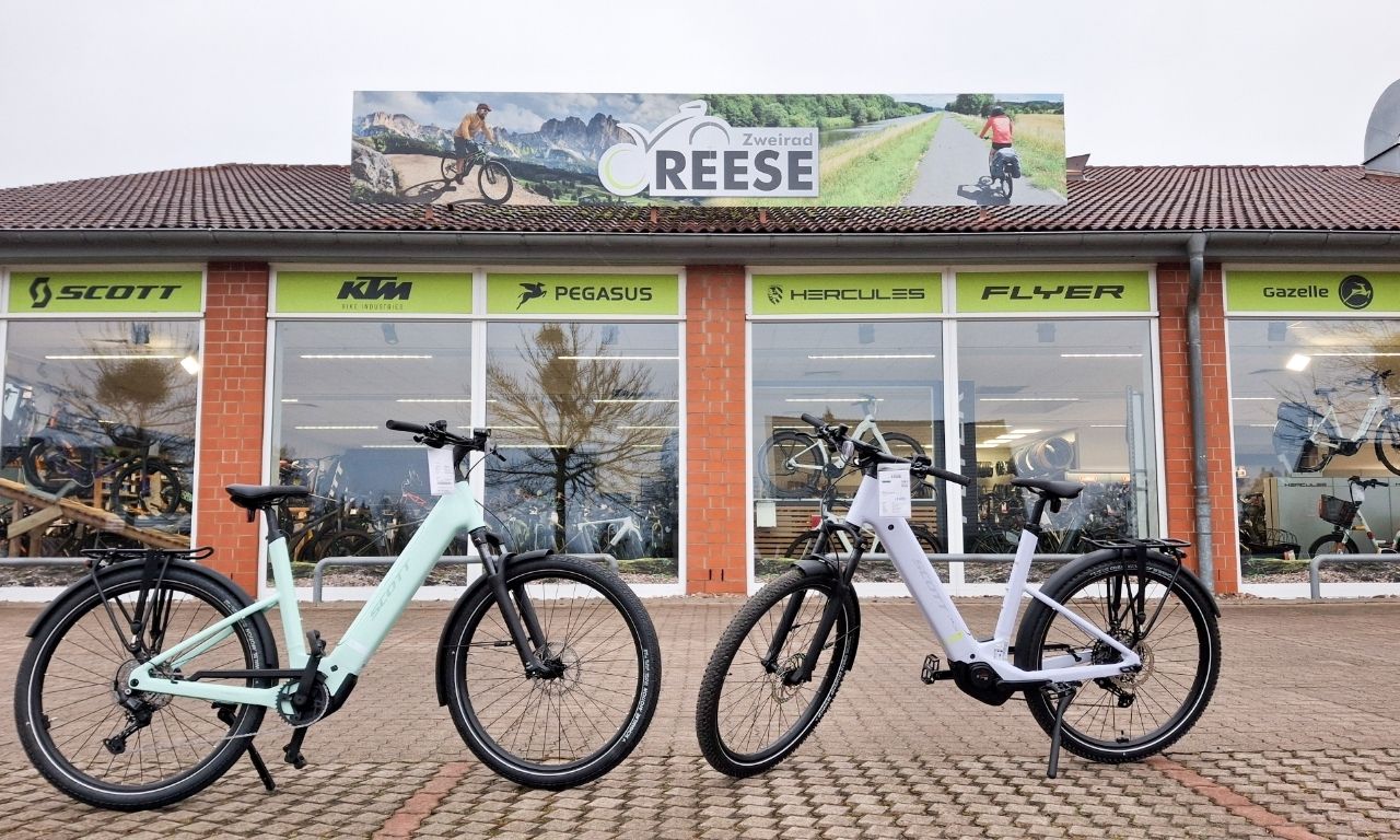 Zweirad Reese – Fahrräder vor dem Laden