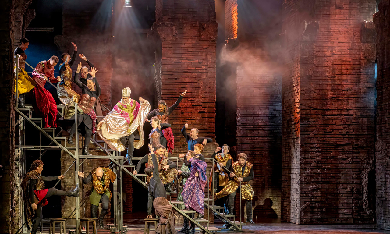 gutscheinbox Szene aus dem Musical ,,die Paepstin''